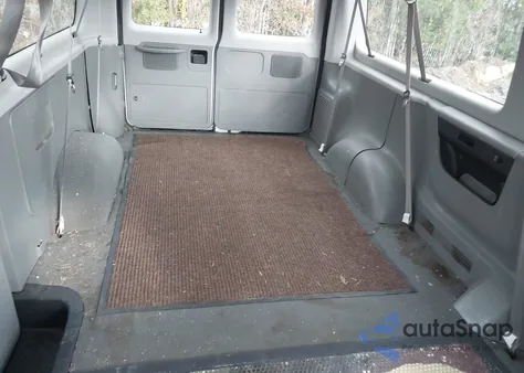 2006 Ford E-350 Super Duty Chateau/Xl/Xlt from USA, damaged, VIN 1FBNE31L06DA61632